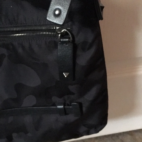 Crossbody - Picture 3 of 5